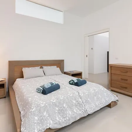 6 Bed Villa Private Heated Pool @ 30º For Free Costa Adeje (Tenerife)