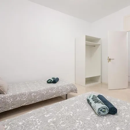 6 Bed Villa Private Heated Pool @ 30º For Free * Адехе